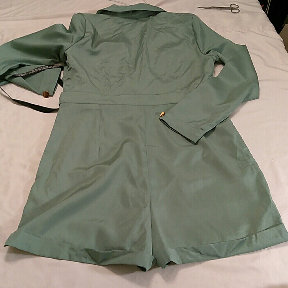 Pretty Little Thing ladies romper - Picture 8 of 8